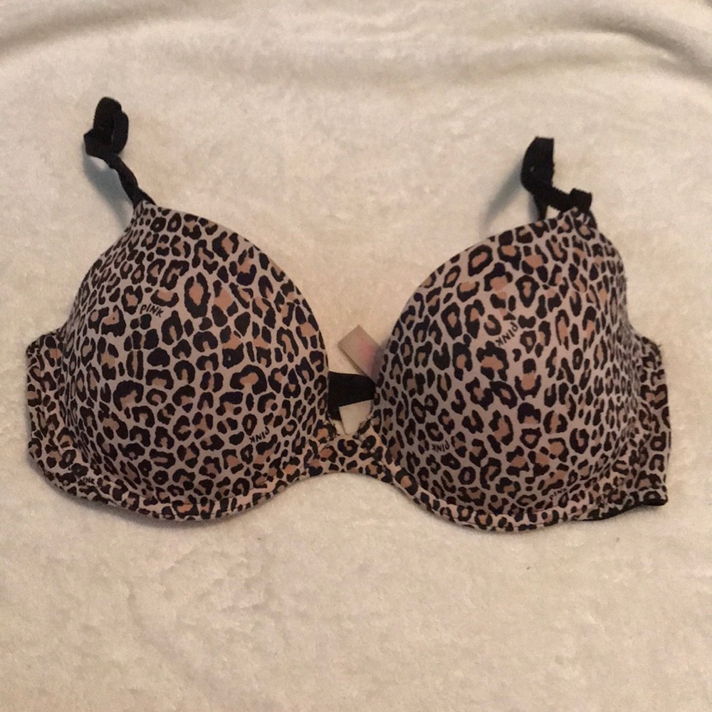 VS Pink cheetah print t-shirt bra